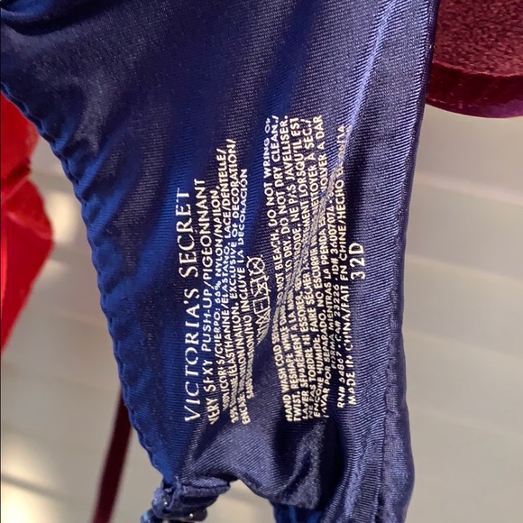 Victoria Secret Very Sexy Push up Bra - Picture 5 of 6